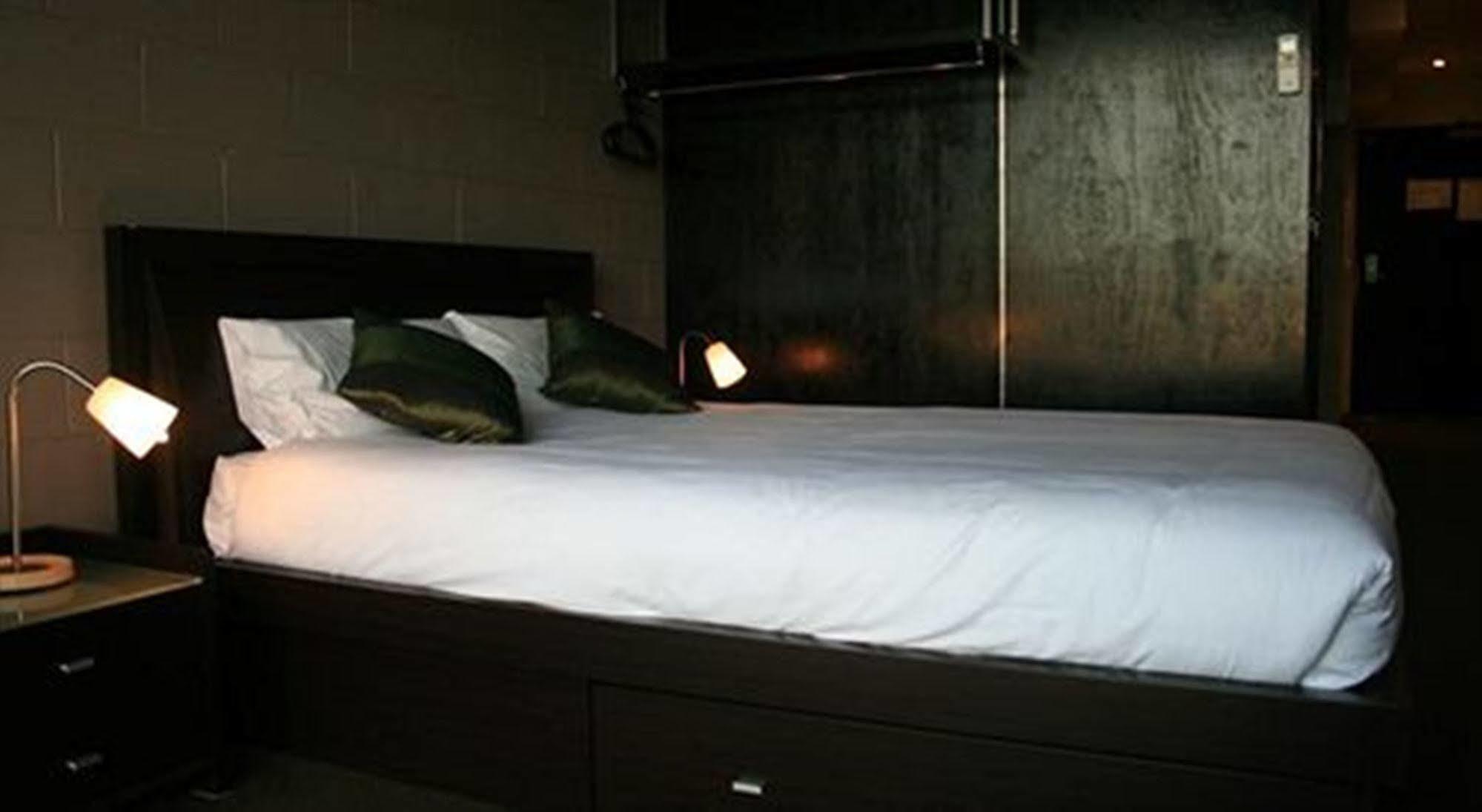 ซัมเมอร์ เฮาส์ แบคแพคเกอร์ เมลเบิร์น Hostel ภายนอก รูปภาพ